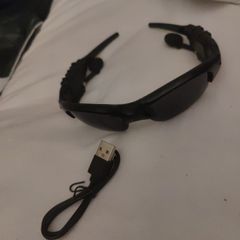 sunglasses with headphones