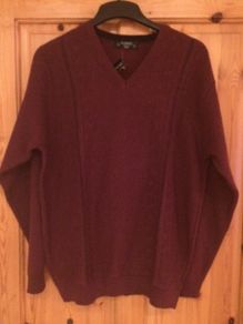 Mens jumper. Size Medium. Wine. New