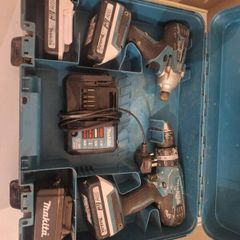 Makita G series Kit ( with 3 batteries & charger)