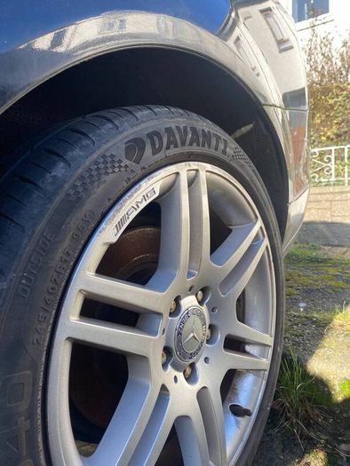 Mercedes AMG alloy wheels with brand new tyes perfect conditions