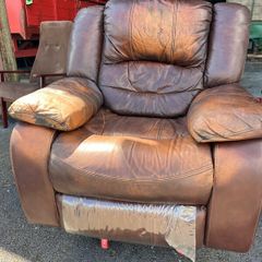 Leather recliner couch/sofa and armchair