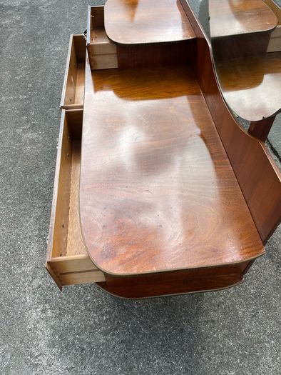 Beautiful vintage dressing table with mirror