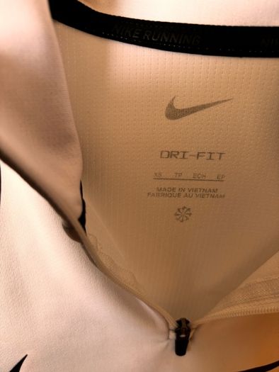 ladies nike running top
