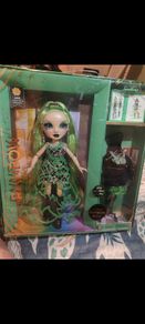 Rainbow High Limited Edition Fantastic Fashion Jade Hunter