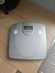 Weighing scales