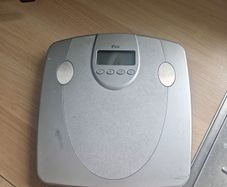 Weighing scales