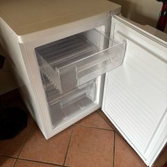 Hoover undercounter freezer 91L