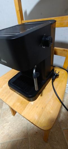Ufesa Varese Espresso Machine + Barista Kit