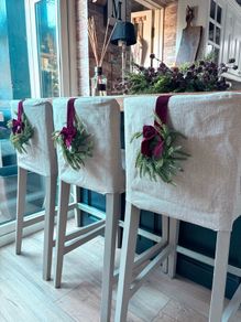 Mini 20cm diameter chair real feel wreath with exaggerated length burgundy ribbon
