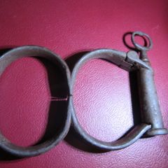 irish 8 handcuffs