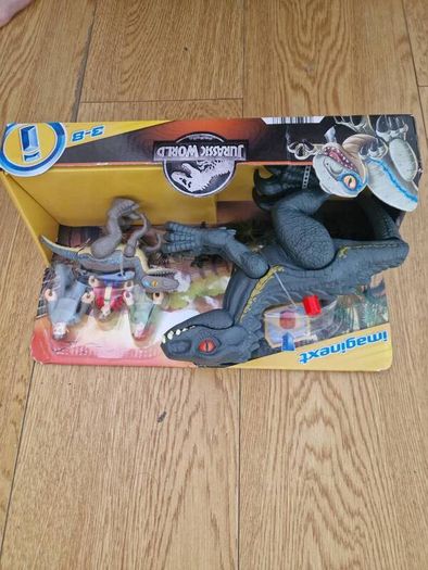 BRAND NEW Jurassic World Imaginext Final Confrontation Dinosaur and Figure Pack