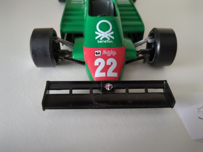Vintage Bburago 1:24 Alfa Romeo 184T F1 - Riccardo Patrese #22 (Made in Italy)