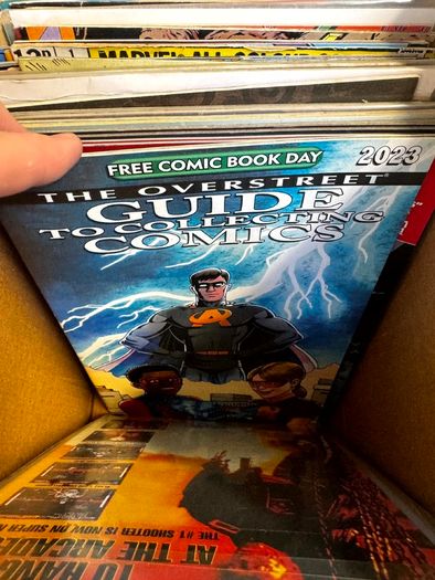 DC, Marvel Long Comic Box w 290 comics for Sale