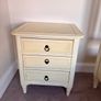 Bedroom set - king bed, 2 lockers, dressing table Image 3