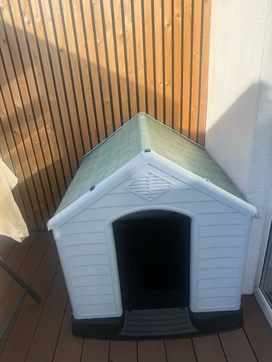 Dog kennel