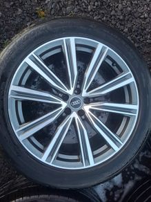 21" Genuine Audi Q8 S Line Alloys with tyres