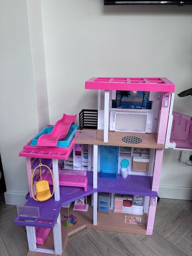 Barbie DreamHouse