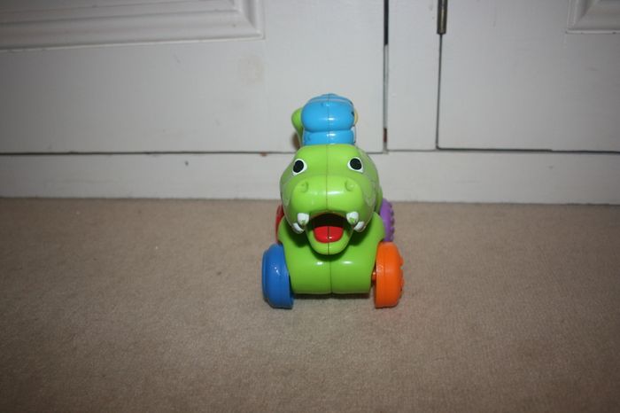 Fisher Price Push and Go Crocodile