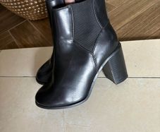 Extra wide boots