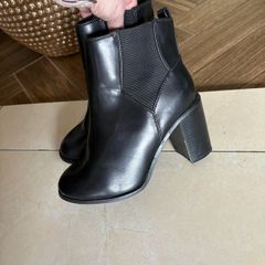 Extra wide boots