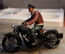 1/35 RAF Pilots & ground staff - hand painted