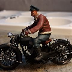 1/35 RAF Pilots & ground staff - hand painted