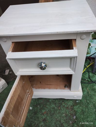 Pair of Lockers (26257)