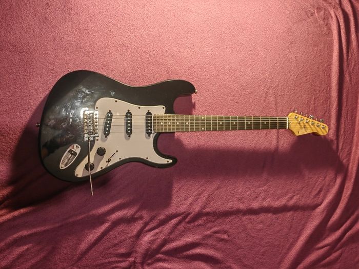 Guitar with amp and gigbag