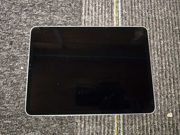 Apple iPad Pro 11-inch 4th Gen 128GB - Wi-Fi + Cellular