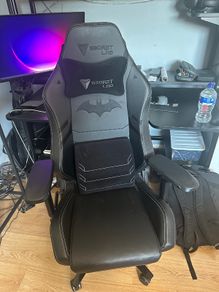 SecretLab chair Batman Edition