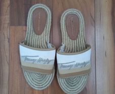Tommy Hilfiger slippers size 4/5