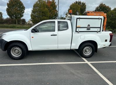 Isuzu D-Max 2.5 Diesel 4x4 Pick Up with Hi-ab