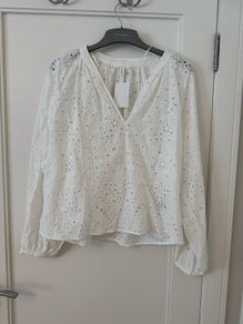 H&M shirt size small