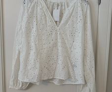H&M shirt size small