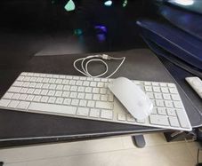 Apple A1243 Wired Aluminium Keyboard + Magic Mouse 2