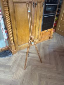 Easel