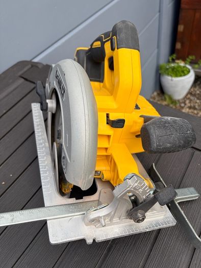 Dewalt skill saw