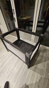 Travel cot