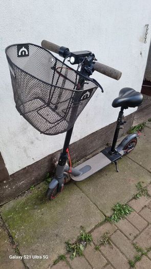 Electric scooter