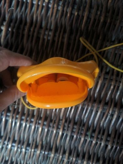 Duck sounding beak whistle