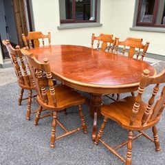 Extendable Oak Dining Table and 6 Chairs