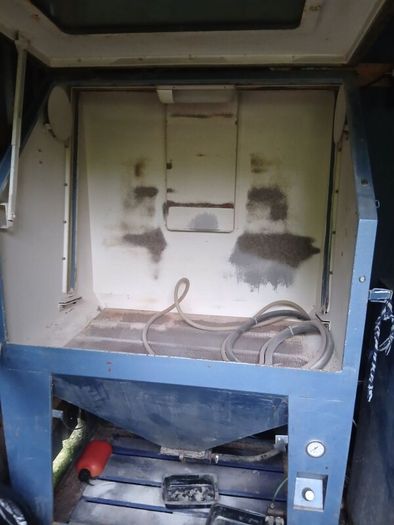 Land Rover series and Sand blasting setup. READ AD