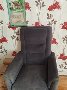 Electric massage and heated chair