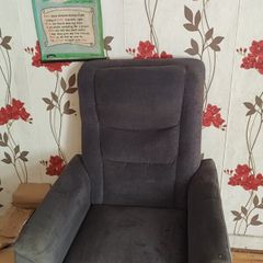 Electric massage and heated chair