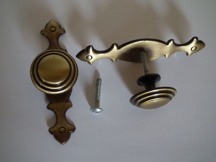 Door handles