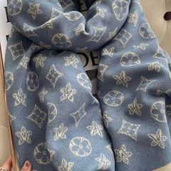 Scarf wrap  Zelly  grey/blue New beautiful soft fabric woolly.