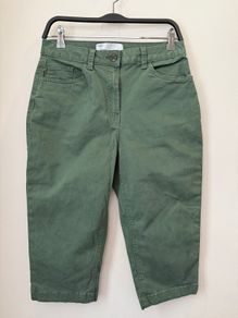 EVERYDAY Crop Jeans Khaki Green Size 10!