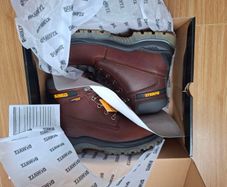 Brand New DeWALT Titanium Safety Boots
