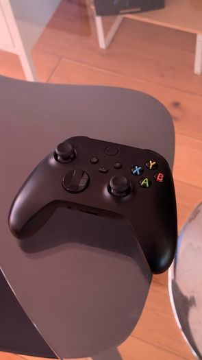 Xbox Series X 1TB with 1 Controller