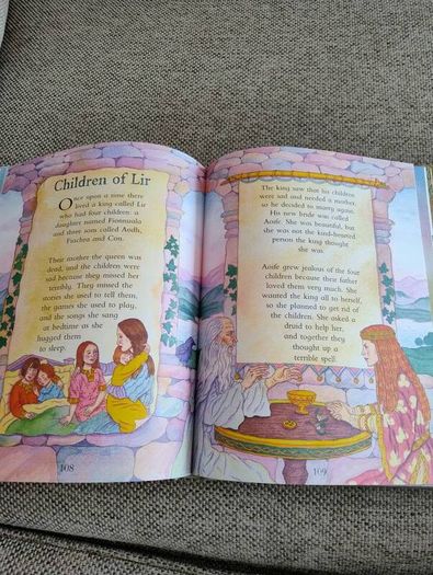 A Child's Treasury of Irish Stories and Poems 2004 hardback with dustcover in very good condition FREE STANDARD POSTAGE INCLUDED